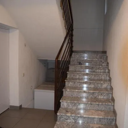 Holiday home Nermin